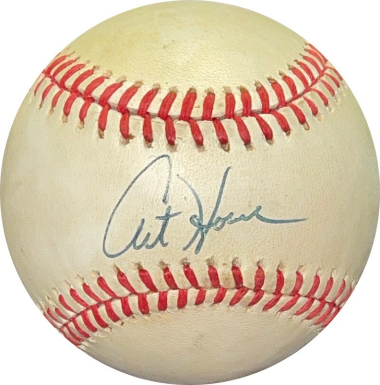 Art Howe signed RONL Rawlings Official National League Baseball minor tone spots