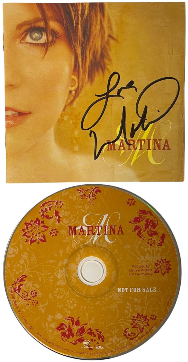 Martina McBride signed 2003 Martina Album Cover Booklet w/ Promo CD w/ Love-RARE