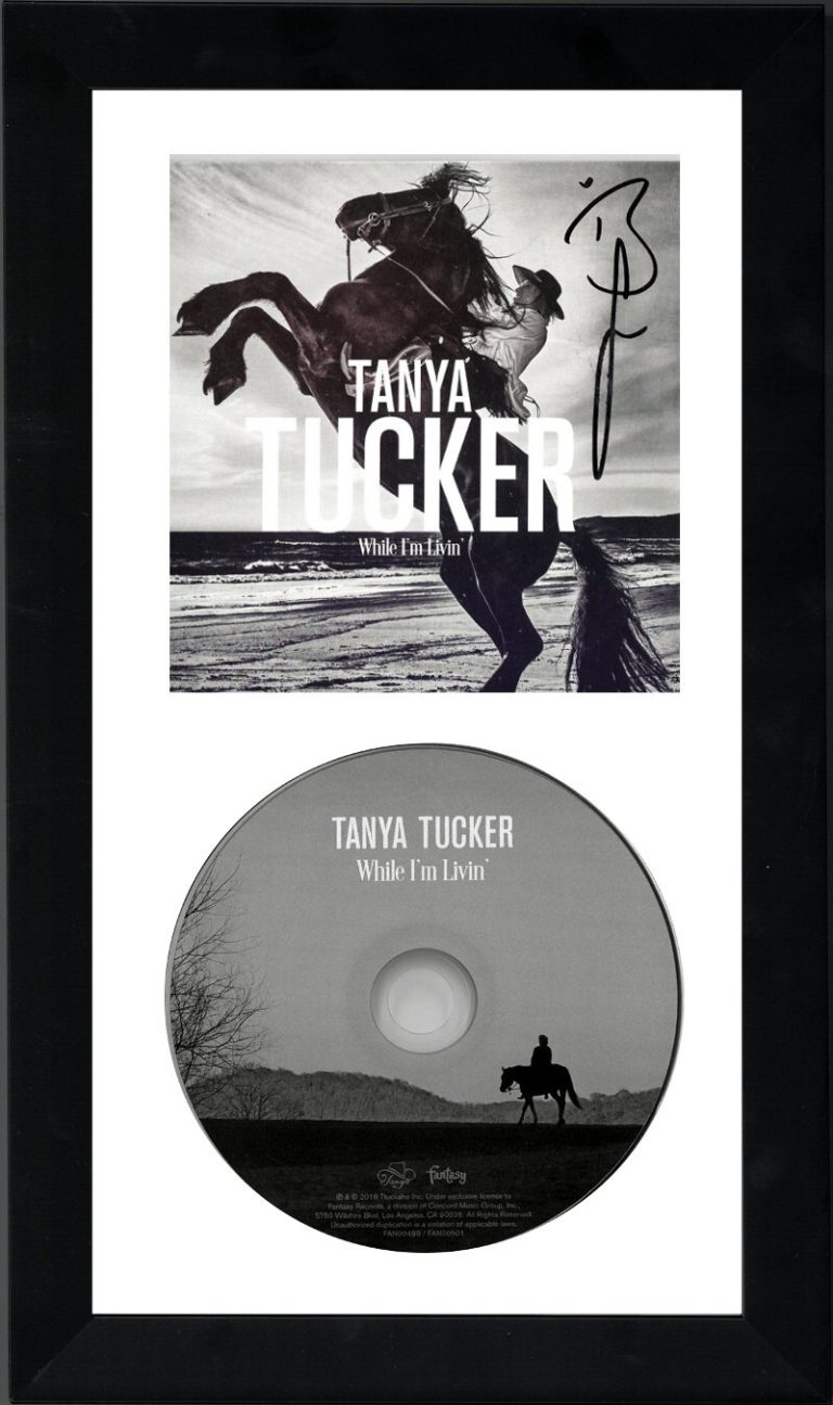 Brandi Carlile signed 2019 Tanya Tucker While I'm Livin' Album Cover Booklet/CD