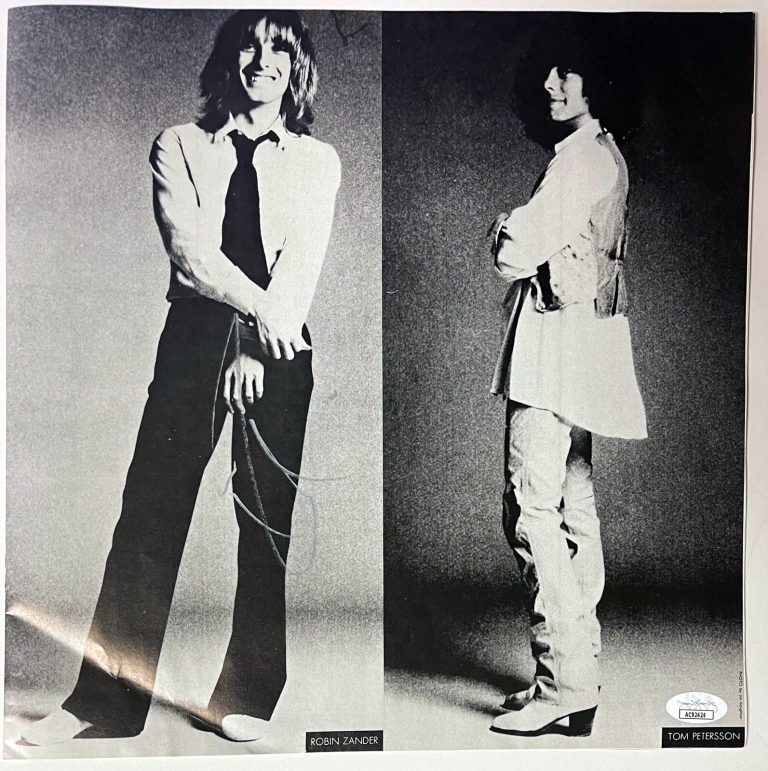 Robin Zander signed Cheap Trick 1978 Cheap Trick at Budokan Album Insert - JSA
