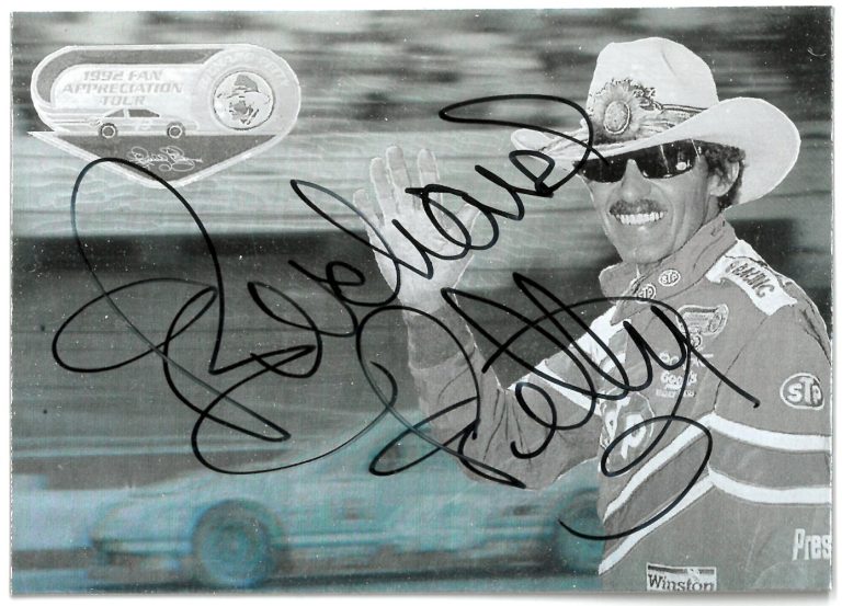 Richard Petty signed 1992 Fan Appreciation Tour Holographic NASCAR On Card Auto