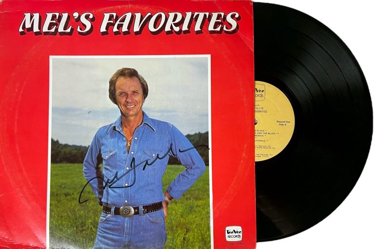 Mel Tillis signed 1977 Mel's Favorites Album Cover/LP/Double Vinyl Record- JSA