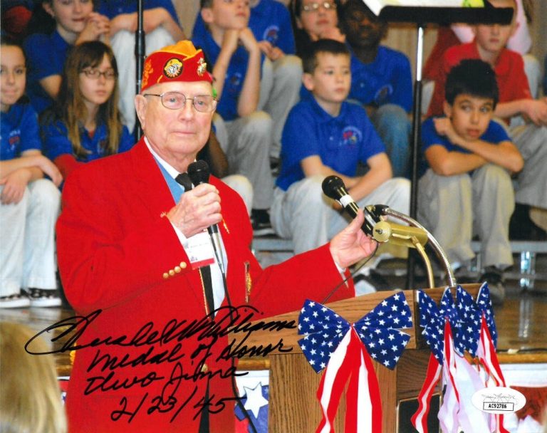 Hershel W. Williams signed WWII Medal of Honor/Iwo Jima/2-23-45- JSA #AC92786