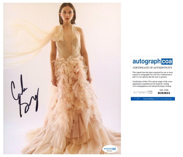 Cailee Spaeny ‘Priscilla’ Sexy Actress Signed 8x10 Photo ACOA COA PROOF