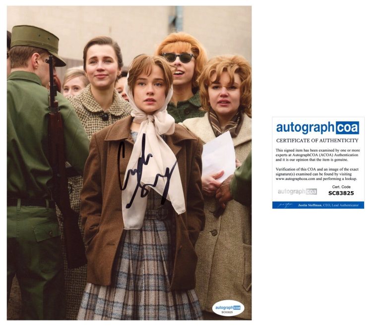 Cailee Spaeny ‘Priscilla’ Actress Signed 8x10 Photo ACOA COA PROOF