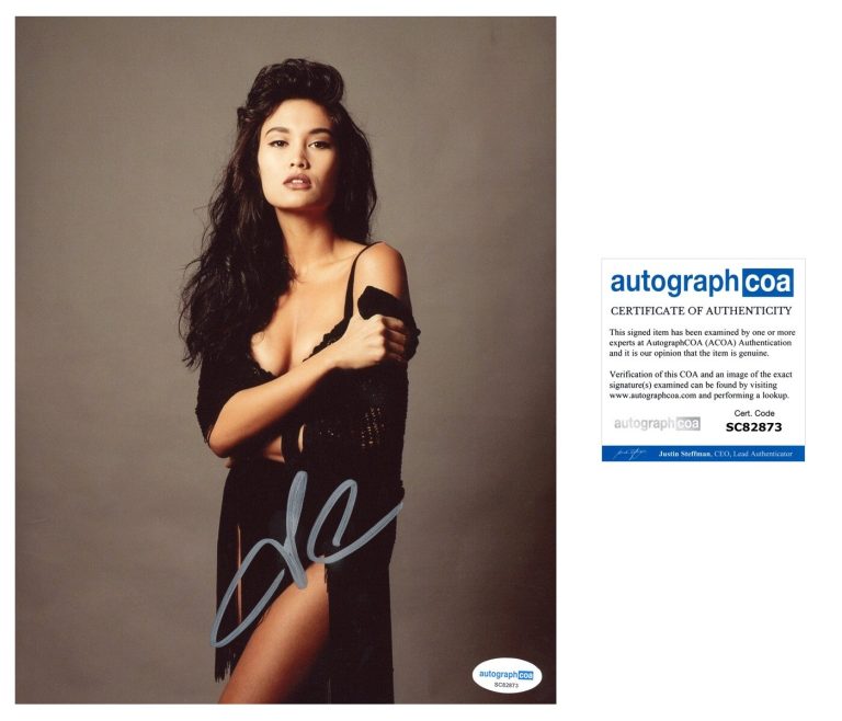 Tia Carrere ‘Wayne’s World’ Sexy Signed 8x10 Photo ‘Cassandra’ ACOA PROOF