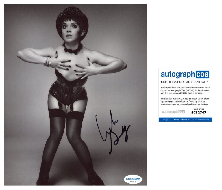 Cailee Spaeny ‘Priscilla’ Sexy Actress Signed 8x10 Photo ACOA COA PROOF