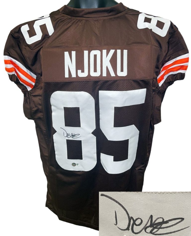 David Njoku signed Cleveland Brown Custom Stitched Pro Style Football Jersey BAS