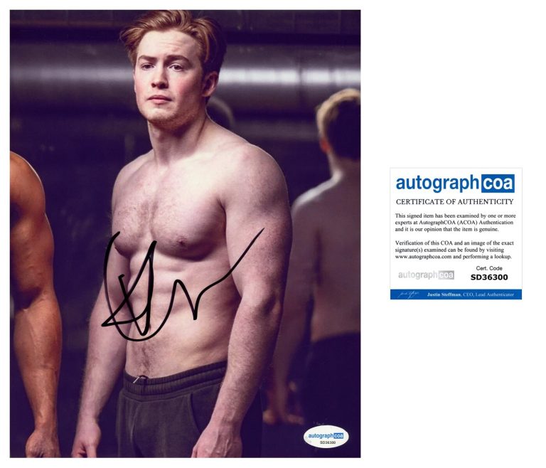 Kit Connor ‘Heartstopper’ Signed Shirtless 8x10 Photo ‘Nick Nelson’ ACOA