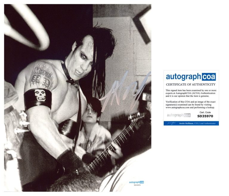 Doyle Wolfgang Von Frankenstein ‘The Misfits’ Signed 8x10 Photo ACOA