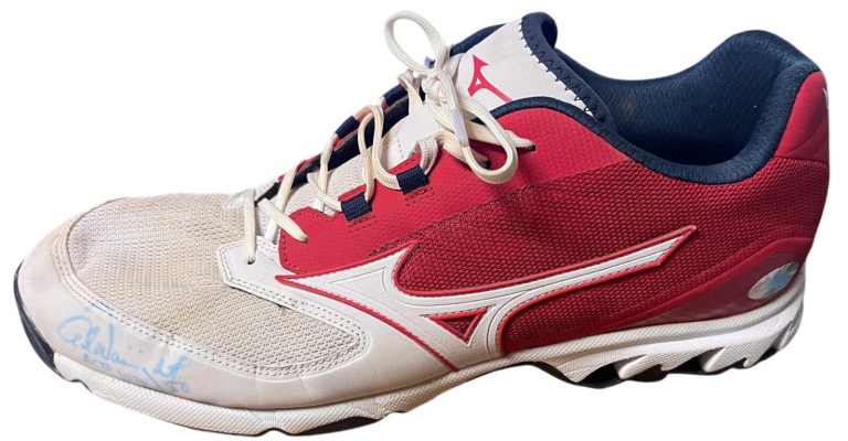 Adam Wainwright signed Custom CIC Special Shoes #50 Game Used Left Cleat -COA