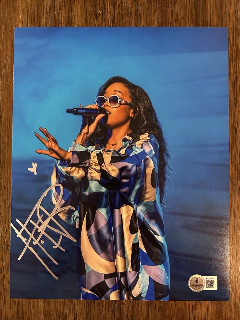 ‘H.E.R.’ Signed Gabriella Wilson Autographed 8x10 Photo Beckett Certified RARE