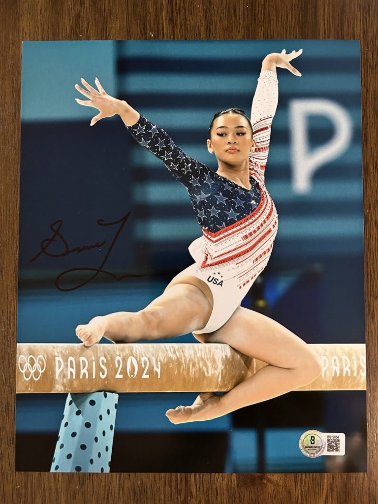 Suni Lee Signed 8x10 photo Gymnast USA Star PROOF Rare Beckett Certified