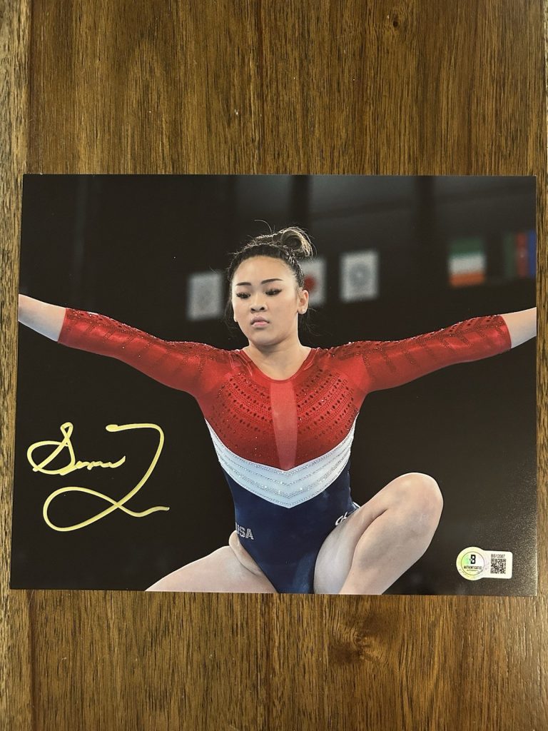 Suni Lee Signed 8x10 photo Gymnast USA Star PROOF Rare Beckett Certified