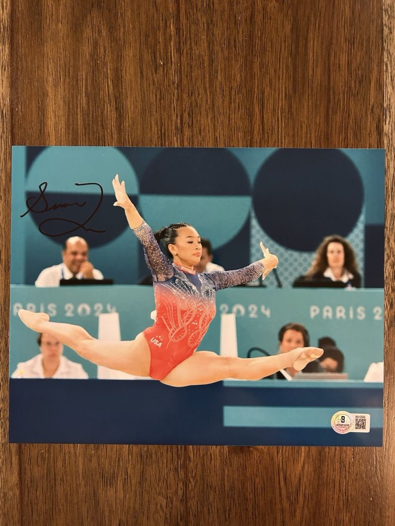 Suni Lee Signed 8x10 photo Gymnast USA Star PROOF Rare Beckett Certified