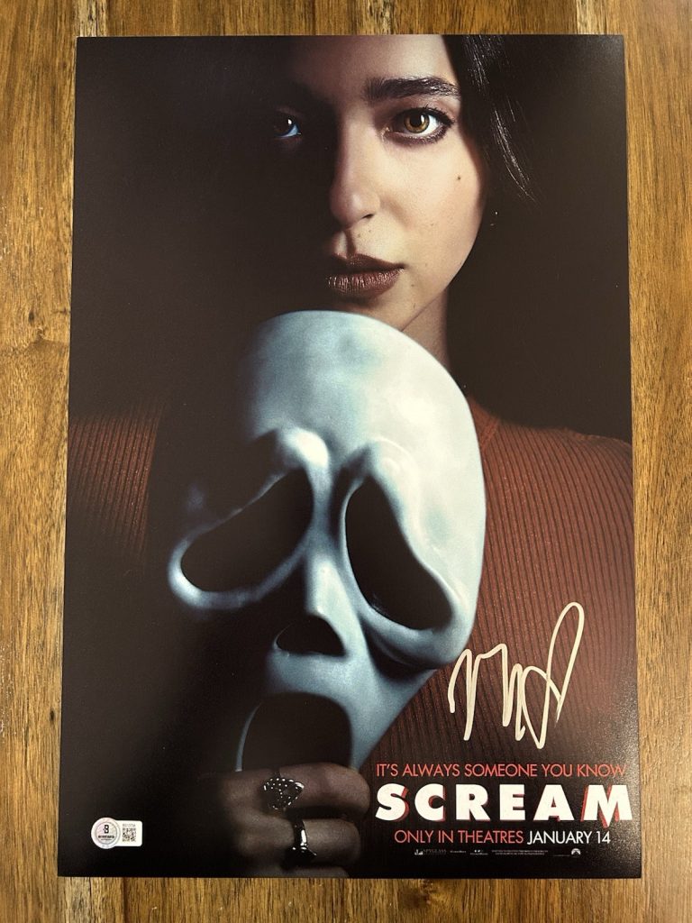 Mikey Madison ‘Scream’ Signed 12x18 Photo Autograph ‘Amber’ Beckett Certified