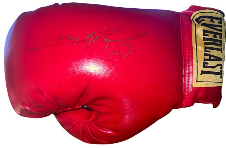 Sugar Ray Leonard Signed Everlast Right Boxing Glove – Beckett Rev (Red/14oz)