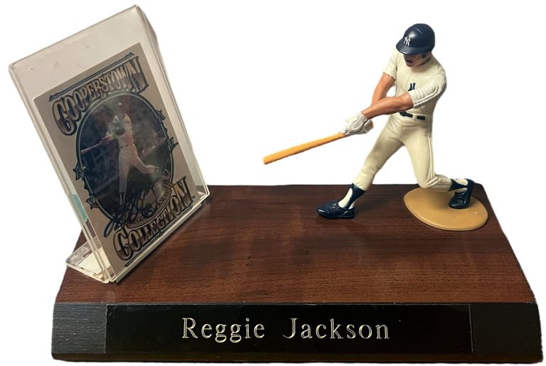 Reggie Jackson signed 1993 Kenner Starting Lineup Yankees Card/Figure- UpperDeck