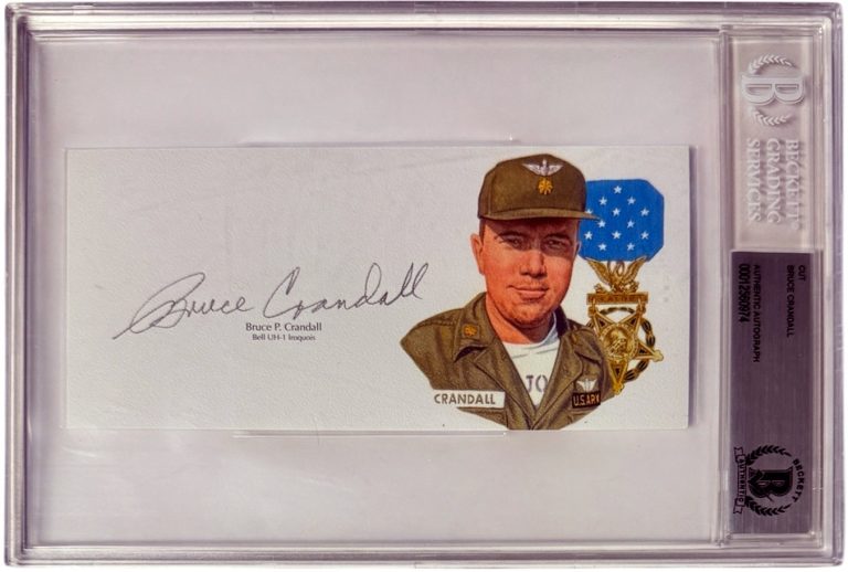Bruce Crandall signed 6.5”x3” cut sig–Beckett Vietnam War / la Drang/Medal Honor