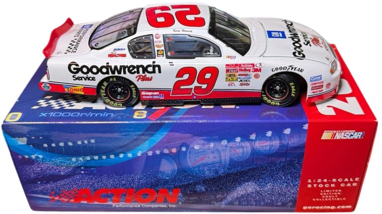 Kevin Harvick  2001 Action Racing GM Goodwrench Service #29 1:24 Diecast Car