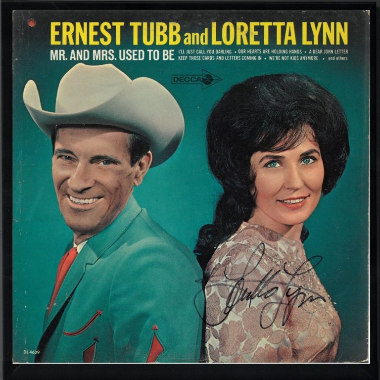 Loretta Lynn signed 1965 Mr. & Mrs. Use To Be Album Cover/LP/Vinyl Framed - JSA