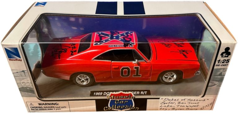 Dukes of Hazzard signed 1969 Dodge Charger 1:25 Diecast Car - Wopat/Jones/Cherry