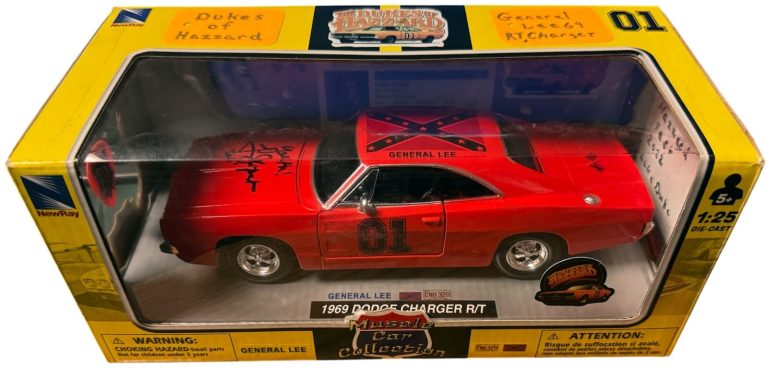 Tom Wopat signed Dukes of Hazzard 1:25 Scale Muscle Car Collection Diecast Car