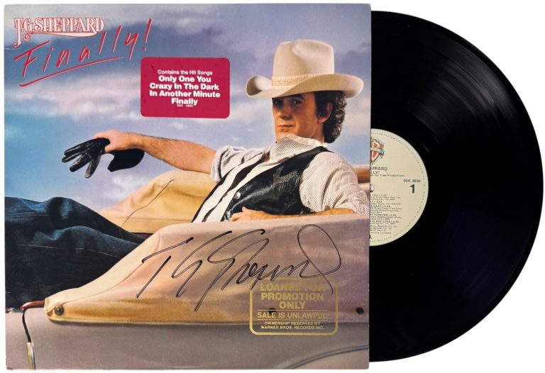 T.G. Sheppard signed 1982 Finally Album Cover/LP/Promo Vinyl Record JSA #GG08418