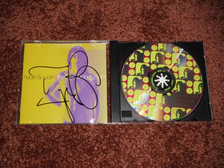 IGGY POP SIGNED THE BEST OF IGGY POP CD COVER