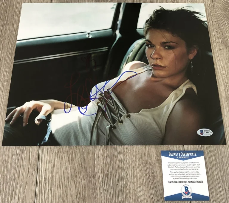 COUNTRY STAR LEANN RIMES SIGNED AUTOGRAPH 11x14 PHOTO w/PROOF & BECKETT BAS COA