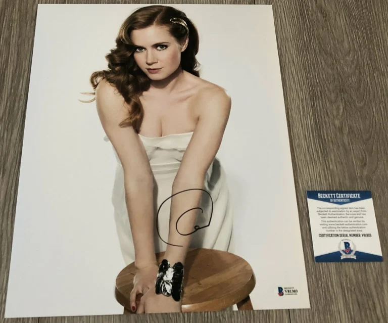 AMY ADAMS SIGNED ENCHANTED ARRIVAL 11x14 PHOTO w/EXACT PROOF & BECKETT BAS COA