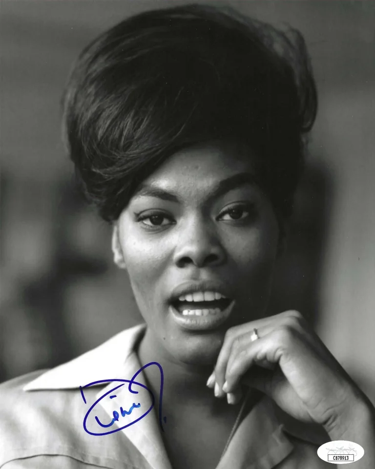Dionne Warwick Signed 8x10 Photo w/ JSA COA #CB78913