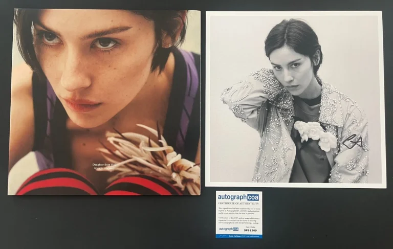 GRACIE ABRAMS SIGNED DAUGHTER FROM HELL 12x12 ALBUM FLAT w/ VINYL AUTOGRAPH COA
