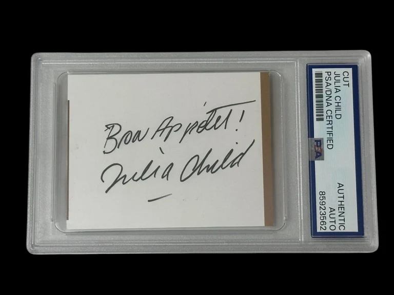 Julia Child Famous TV French Chef Author Spy Signed Autograph PSA DNA