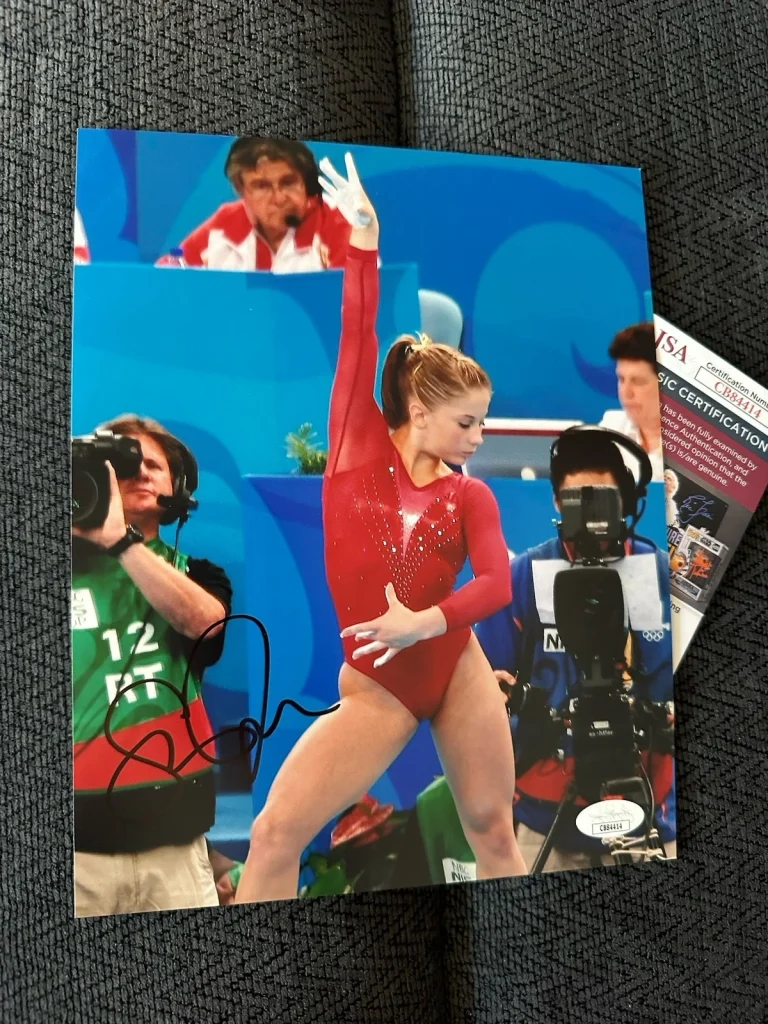 Olympic Gymnast Shawn Johnson Signed 8 X 10 Photo JSA Authenticated COA