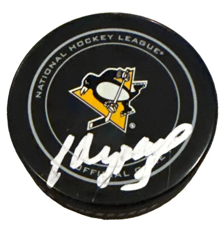 SERGEI MURASHOV signed (PITTSBURGH PENGUINS) hockey game puck JSA CM05018