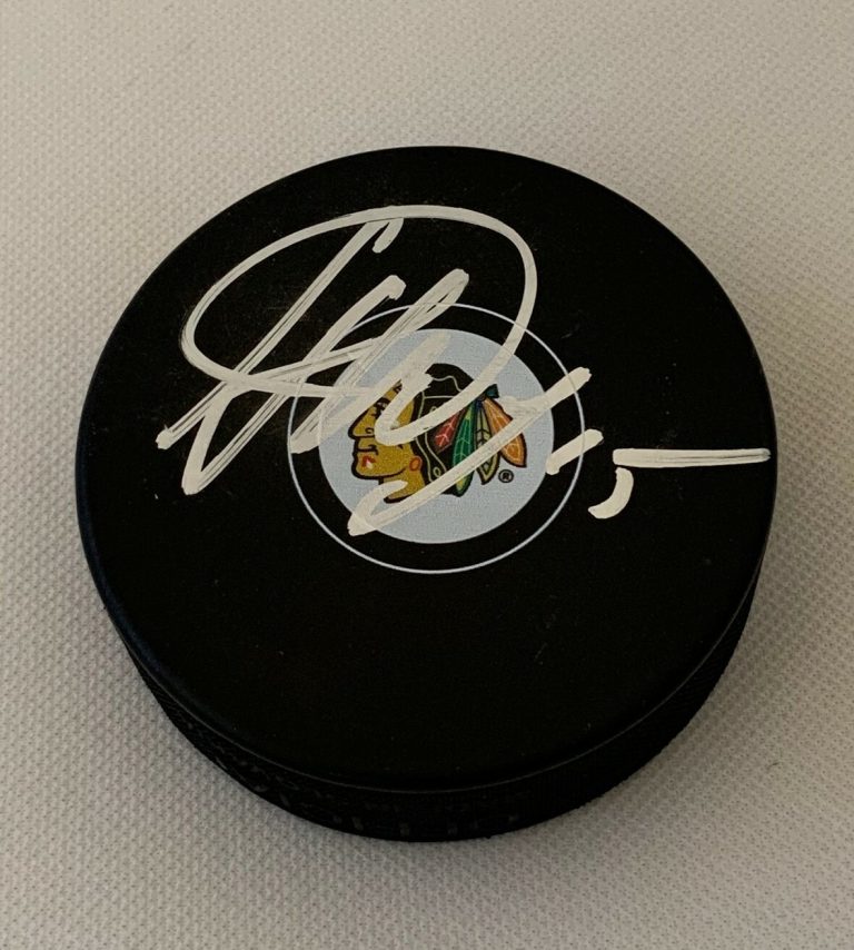 Artem Anisimov signed Chicago Blackhawks Puck autographed Hawks 2