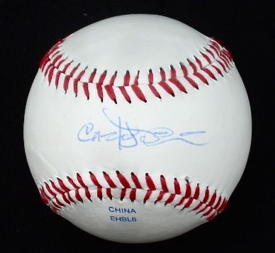 CARLOS PENA AUTOGRAPHED BASEBALL (ASTROS) W/ PROOF!
