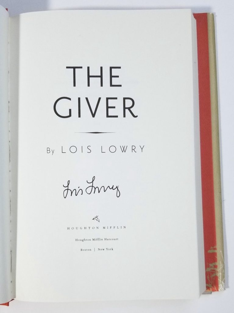 Lois Lowry author REAL hand SIGNED The Giver Hardcover Book COA Autographed