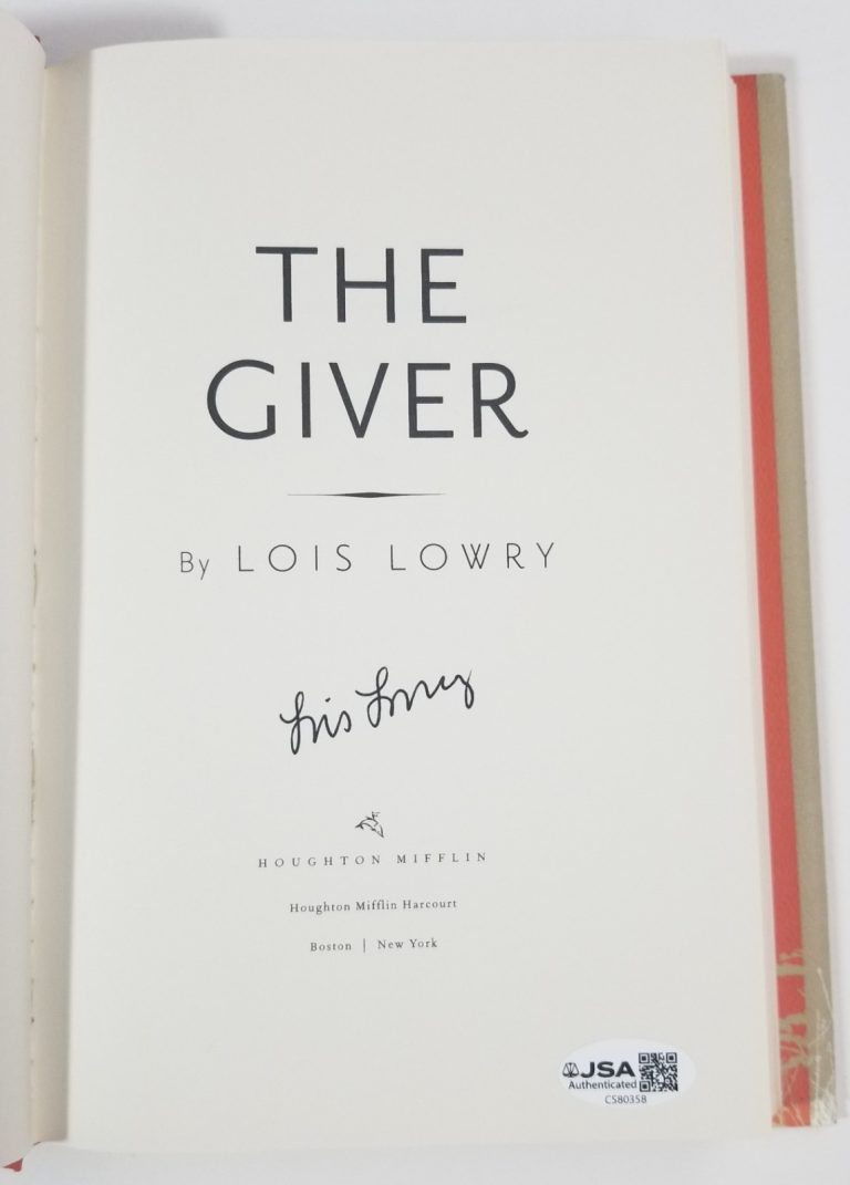 Lois Lowry author REAL hand SIGNED The Giver Hardcover Book JSA COA #1 Autograph