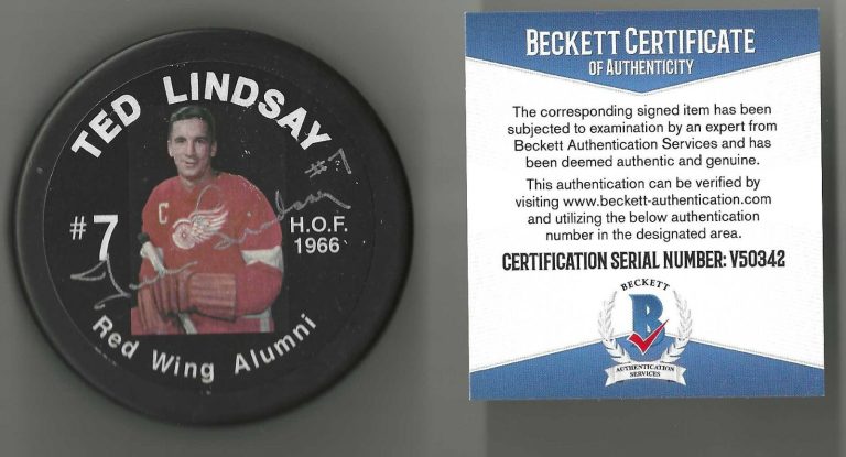 Ted Lindsay Signed Detroit Red Wings Alumni Photo Puck Beckett COA V50342