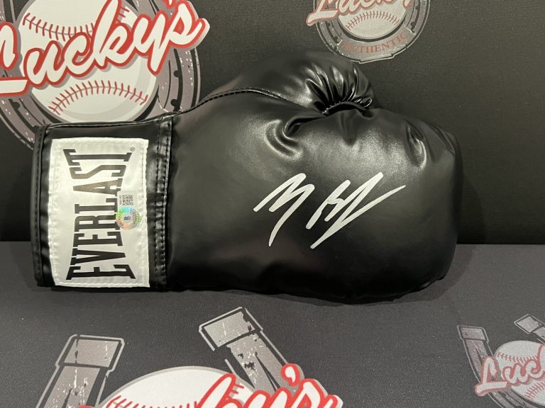 Michael B Jordan Signed Auto Black Everlast Boxing Glove Beckett Witness BAS COA