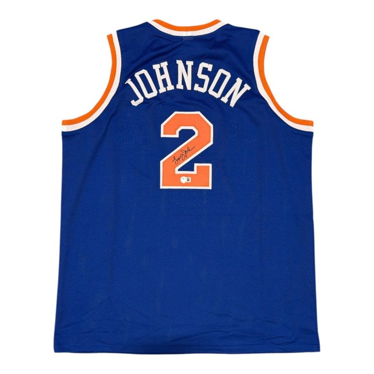 Larry Johnson Signed New York Knicks Custom Jersey Beckett Witness BAS COA