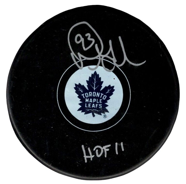 Doug Gilmour Signed Maple Leafs Puck w/ HOF 11 Beckett Witness BAS COA