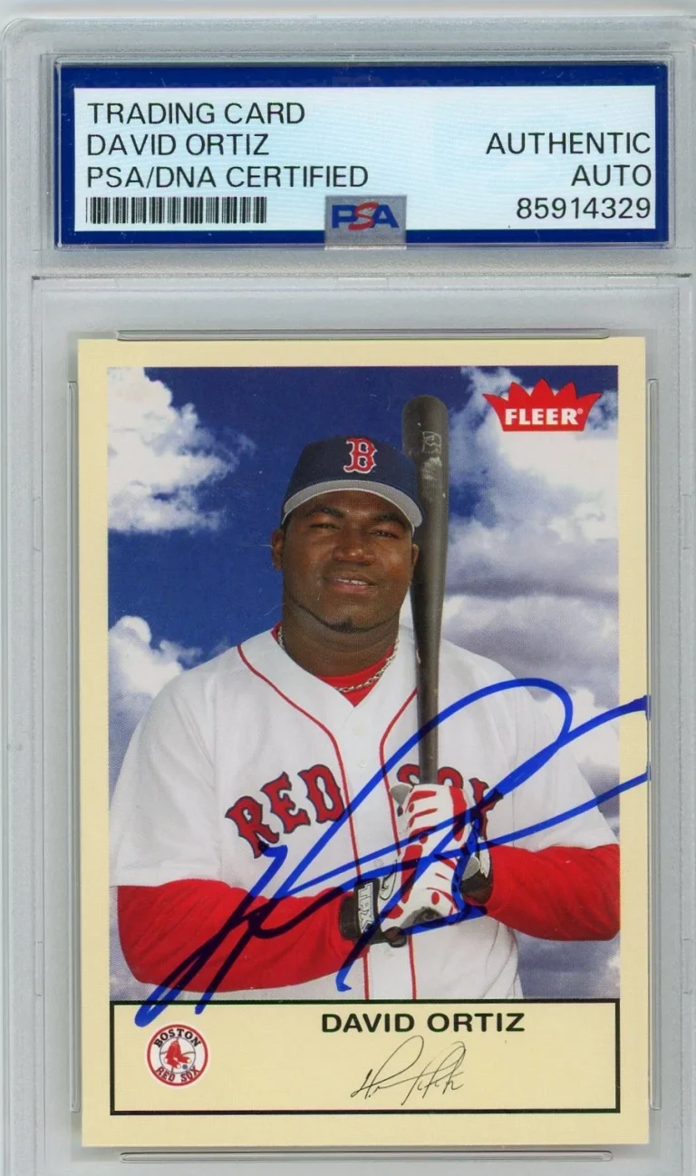Signed Baseball Card Auto David Ortiz 2005 Fleer Tradition #157 Red Sox PSA/DNA