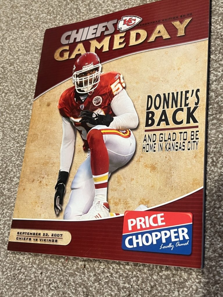 FOOTBALL PROGRAM KANSAS CITY CHIEFS MINNESOTA VIKINGS 9/23 2007 DONNIE EDWARDS