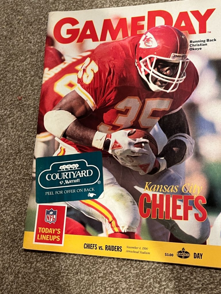 FOOTBALL PROGRAM KANSAS CITY CHIEFS OAKLAND RAIDERS 11/4 1990 CHRISTIAN OKOYE