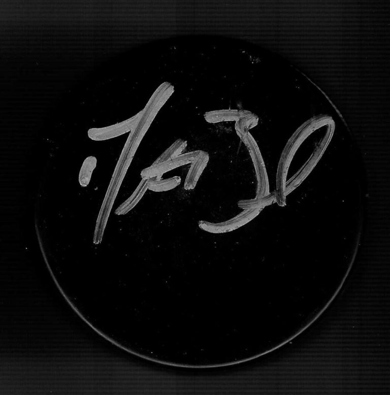 Dustin Boyd Signed Blank Puck Flames Predators Canadiens