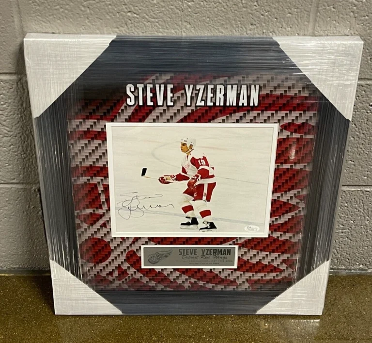 Steve Yzerman Signed Framed Detroit Red Wings Printed Mat 8x10 Photo #2 JSA COA