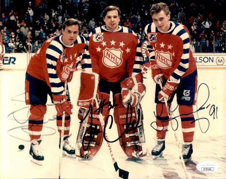 Steve Yzerman Sergei Fedorov Tim Cheveldae Signed 1992 All Star 8x10 Photo JSA